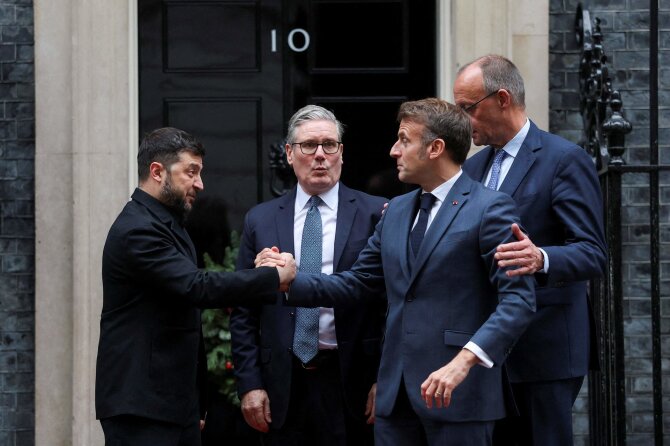 AFP/ „Scanpix“/Volodymyras Zelenskis, Emmanuelis Macronas, Friedrichas Merzas, Keiras Starmeris