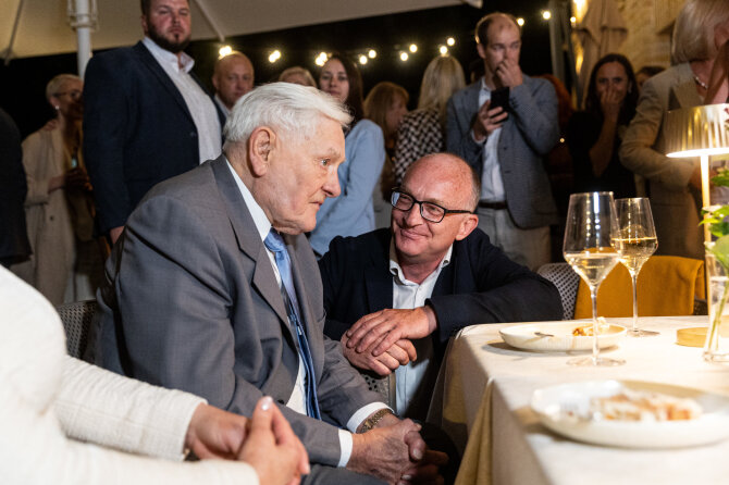 Pauliaus Peleckio / BNS nuotr./Valdas Adamkus, Frederikas Jansonas