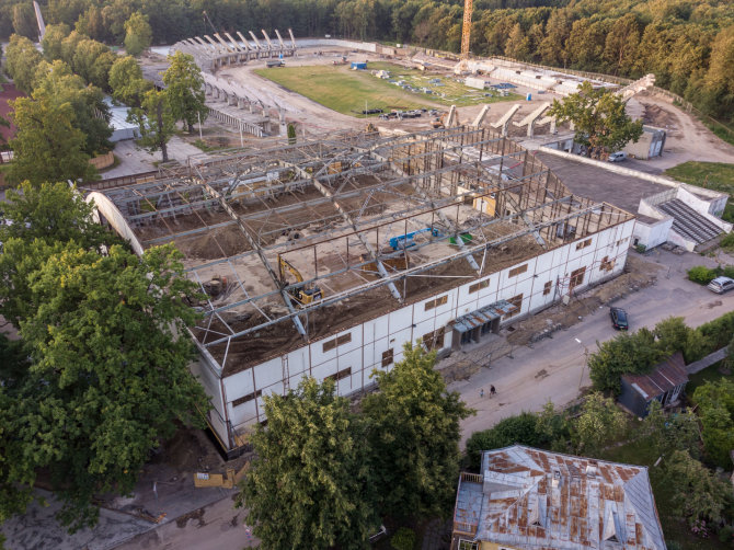 Mariaus Vizbaro / 15min nuotr./Griaunama Kauno sporto halė