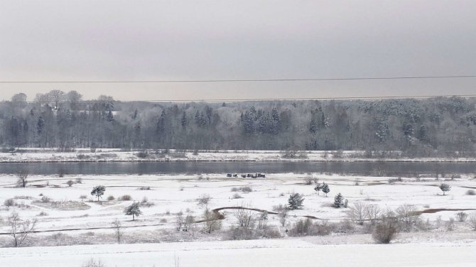 Skaitytojos Jūratės nuotr./Planuojamo smėlio ir žvyro karjero Virbaliūnuose vietoje įrengta motociklų trasa