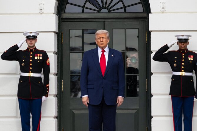 Donaldas Trumpas / Anna Rose Layden - Pool via CNP / ZUMAPRESS.com