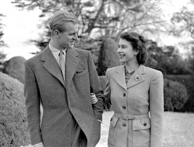 „Scanpix“/„PA Wire“/„Press Association Images“ nuotr./Karalienė Elizabeth II ir princas Philipas (1947 m.)