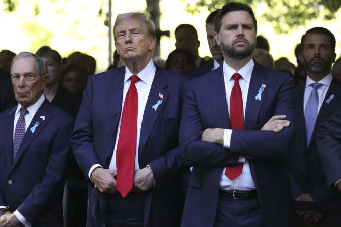 AP/ „Scanpix“/Michaelas Bloombergas, Donaldas Trumpas, J.D.Vance'as, 2024 m.