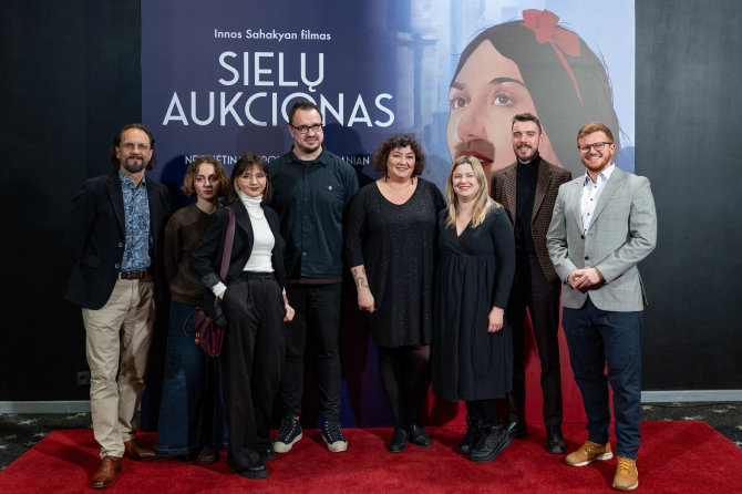 Lukas Balandis / BNS nuotr./Animacinio-dokumentinio filmo „Sielų aukcionas. Neįtikėtina Auroros Mardiganian istorija“ kūrybinė komanda