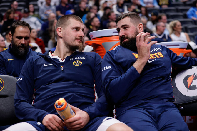 Scanpix/IMAGN IMAGES via Reuters Connect nuotr./Nikola Jokičius ir Jonas Valančiūnas