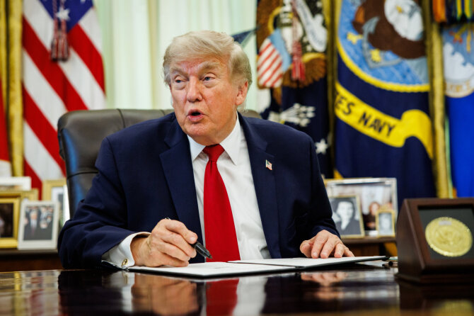 Donaldas Trumpas / Samuel Corum - Pool via CNP / ZUMAPRESS.com