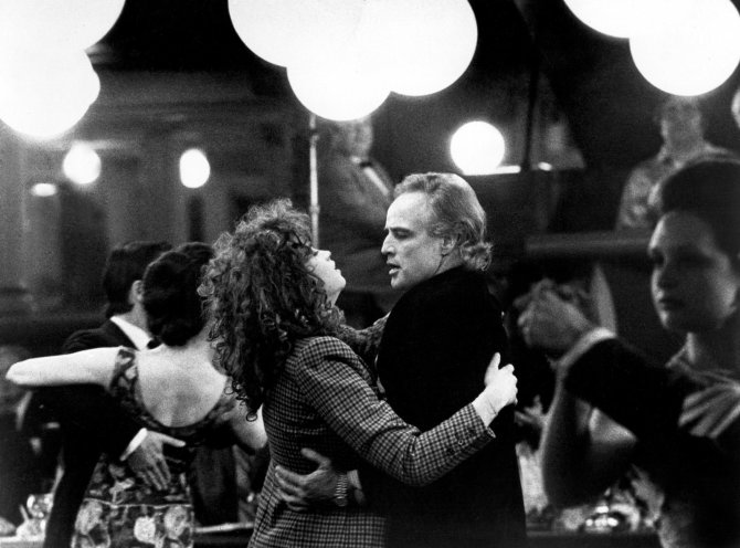 Vida Press nuotr./Maria Schneider ir Marlonas Brando filme „Paskutinis tango Paryžiuje“ (1972 m.)