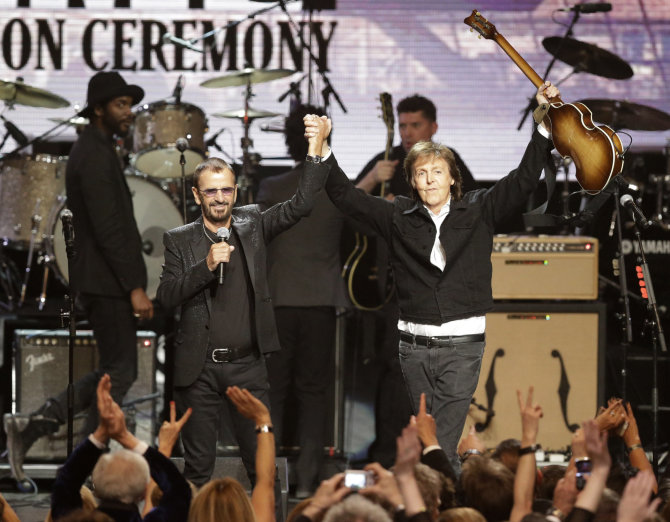 „Scanpix“/AP nuotr./Ringo Starras ir Paulas McCartney
