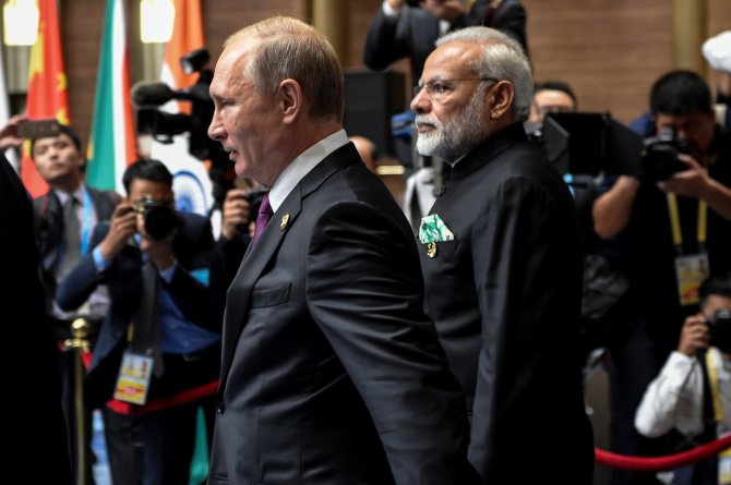 V. Putinas ir N. Modi / POOL / REUTERS