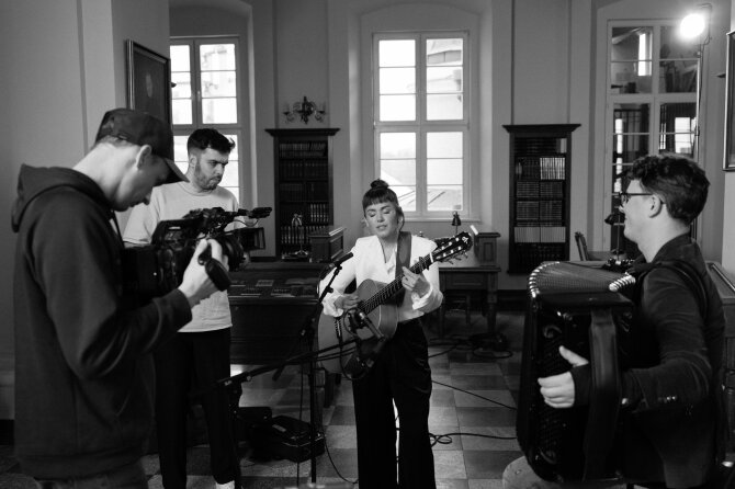 Gabrieliaus Jauniškio nuotr./Katie Melua ir akordeonistas Martynas Levickis įrašė bendrą dainą