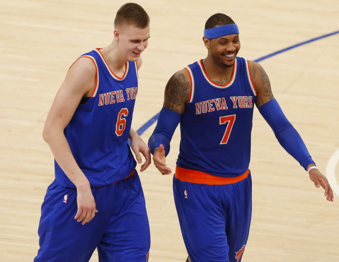 „Reuters“/„Scanpix“ nuotr./Kristapas Porzingis ir Carmelo Anhtony