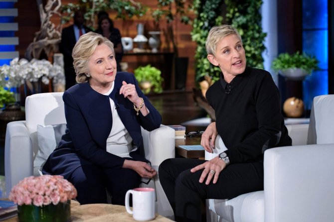 AFP/„Scanpix“ nuotr./Hillary Clinton ir Ellen DeGeneres