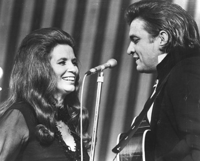 Vida Press nuotr./June Carter ir Johnny Cashas