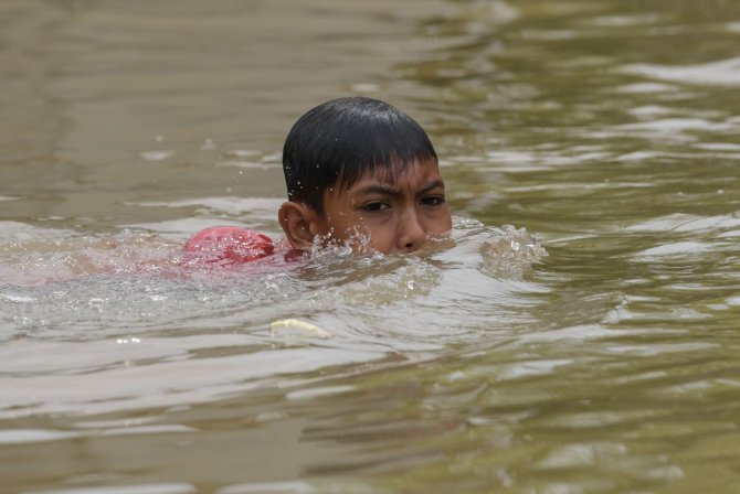 AFP/„Scanpix“ nuotr./Tailandą siaubia potvyniai