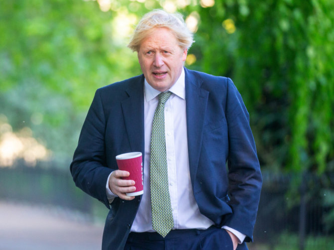 „Scanpix“ nuotr./Borisas Johnsonas grįžta į parlamentą