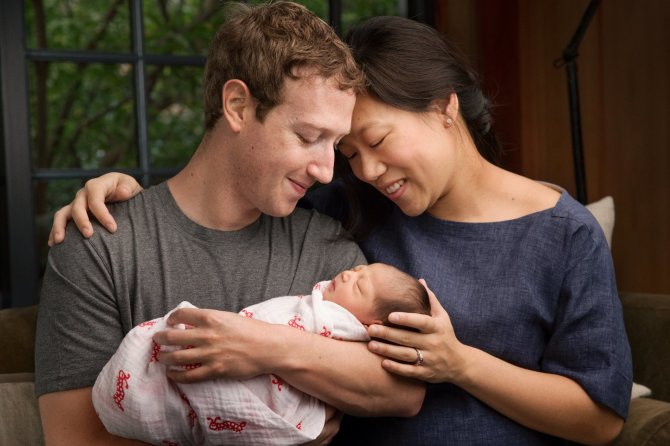 „Facebook“ nuotr./Markas Zuckerbergas ir Priscilla Chan su dukra Max
