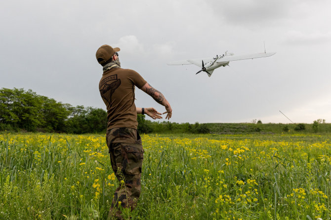 Pauliaus Peleckio / BNS nuotr./Ukrainos 80-os brigados karių žvalgybos operacija virš Bachmuto