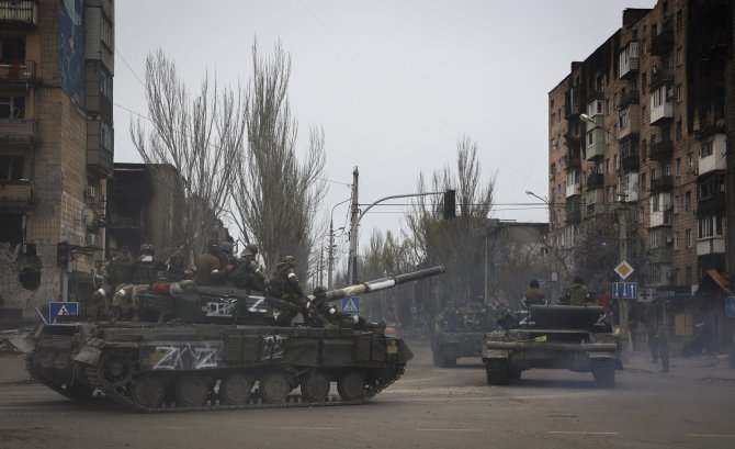 „Scanpix“/AP nuotr./Karas Ukrainoje. Rusijos kariai Mariupolyje