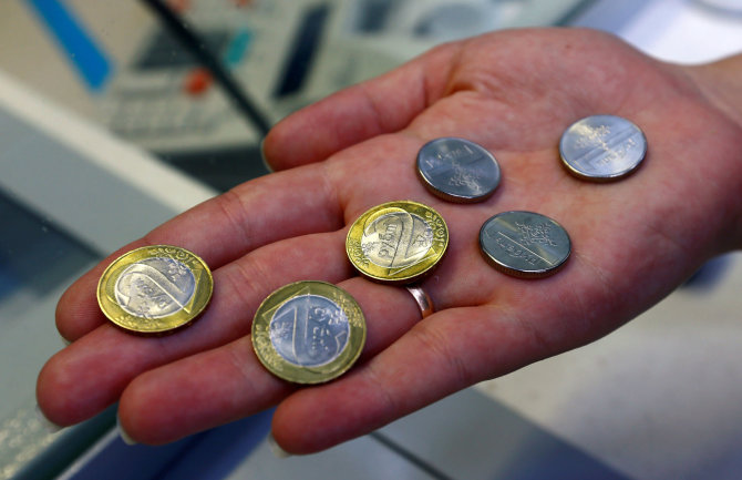 „Reuters“/„Scanpix“ nuotr./Baltarusijos monetos