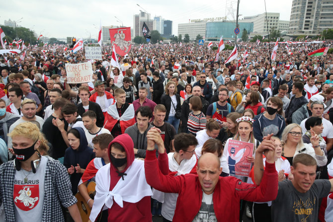 „Scanpix“ nuotr./Protestuotojai Minske