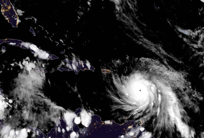 „Scanpix“/AP nuotr./Uraganas Maria nuniokojo Dominikos salą