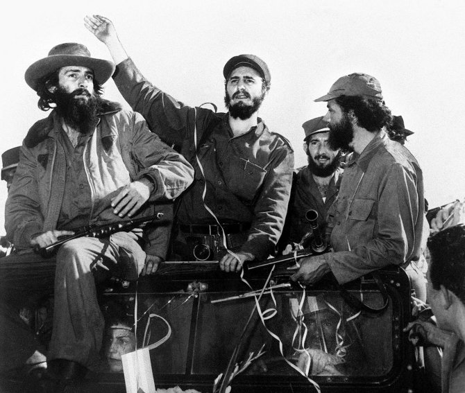 AFP/„Scanpix“ nuotr./Fidelis Castro įvažiuoja į Havaną 1959 m. sausio 8-ąją.