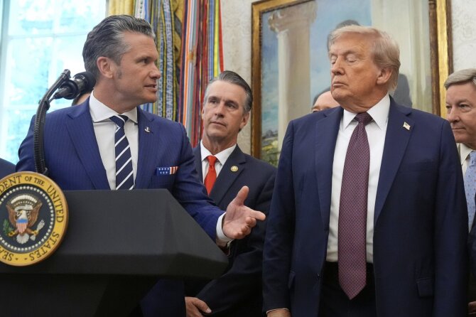 P. Hegsethas ir D. Trumpas / / AP