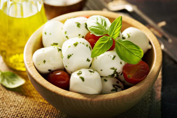 Shutterstock nuotr./Marinuota mocarela
