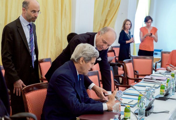 AFP/„Scanpix“ nuotr./Galingųjų šalių užsienio reikalų ministrai pradėjo lemiamas derybas dėl Irano branduolinės programos
