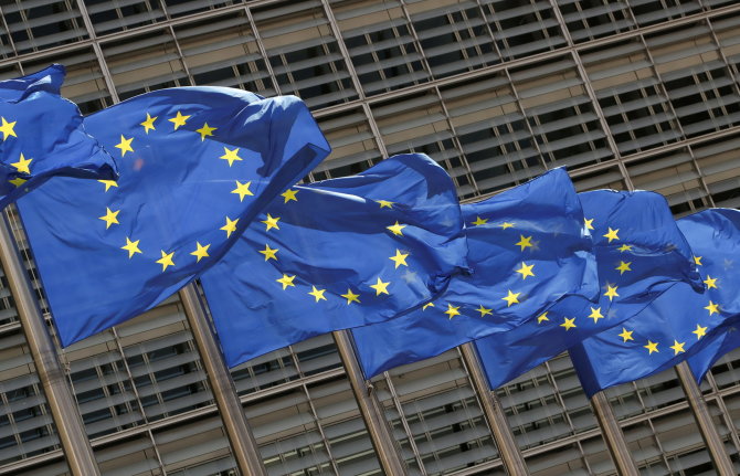 „Reuters“/„Scanpix“ nuotr./Europos sąjungos vėliavos