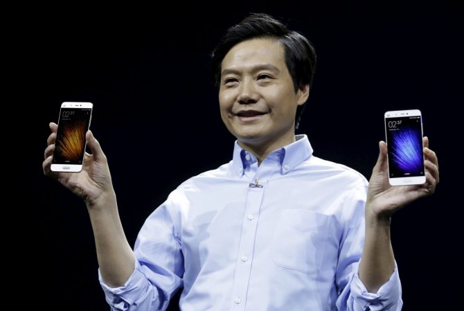 „Reuters“/„Scanpix“ nuotr./Pristatytas „Xiaomi Mi 5“ išmanusis telefonas