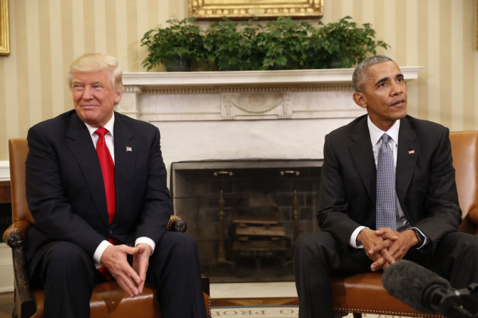 „Scanpix“/AP nuotr./Donaldas Trumpas ir Barackas Obama Baltuosiuose Rūmuose