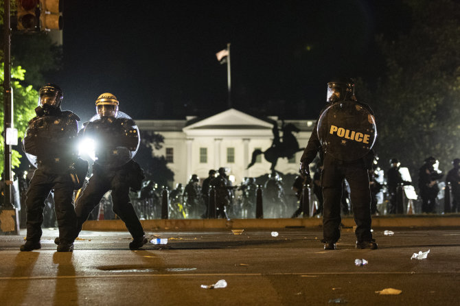 „Reuters“/„Scanpix“ nuotr./Protestai prie Baltųjų rūmų