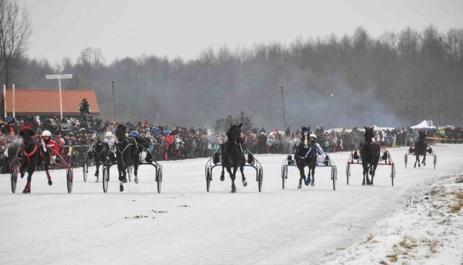 Ristūnų lenktynių „Sartai 2016“ organizatorių nuotr./Ristūnų lenktynėse „Sartai 2016“ bus ir kovos, ir linksmybių