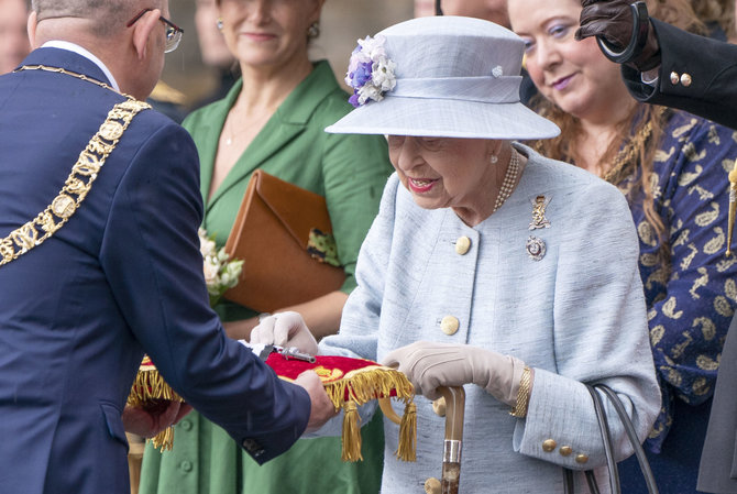 „Scanpix“ nuotr./Karalienė Elizabeth II atvyko į Škotiją dalyvauti karališkųjų renginių savaitėje