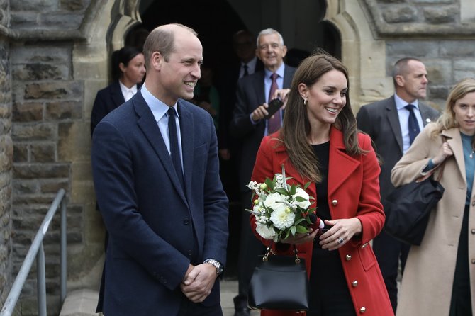 „Scanpix“ nuotr./Princas Williamas ir Kate Middleton lankėsi Velse