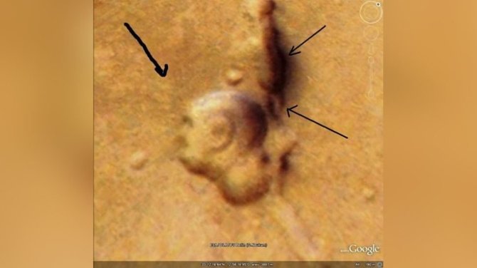 Matteo Ianneo/ESA/Google Maps//Ghandi primenantis šešėlių žaismas Marse