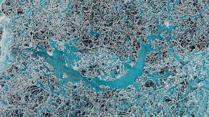 Lauren Dauphin/NASA Žemės observatorija/Tirpstantis ledas Sanikovo sąsiauryje