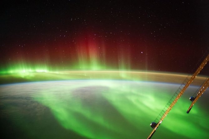 NASA/Iš Tarptautinės kosminės stoties pastebėta pašvaistė. Spalio 11 d. geomagnetinė Saulės audra sukėlė auroras, kurios nusidriekė iki pat Niujorko.