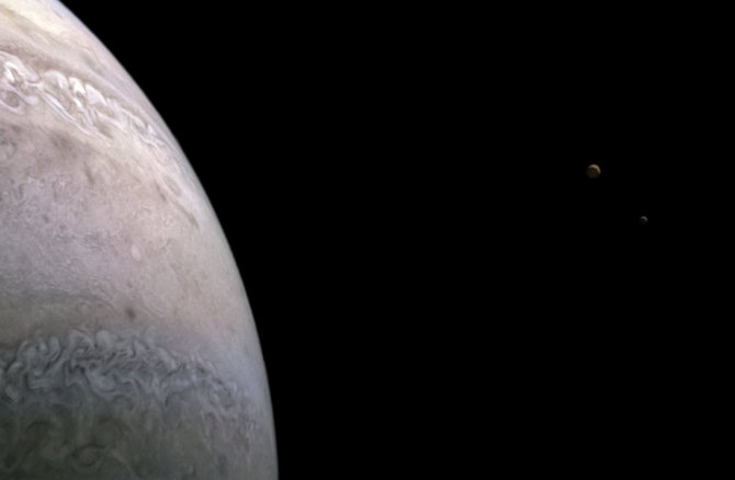 NASA/JPL-Caltech/SwRI/MSSS/processing by AndreaLuck CC BY/Jupiteris ir jo palydovai Ijo ir Europa