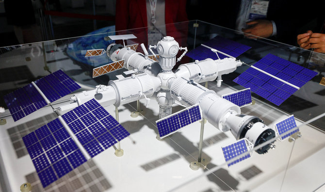 „Reuters“/„Scanpix“ nuotr./Rusijos kosminės stoties maketas