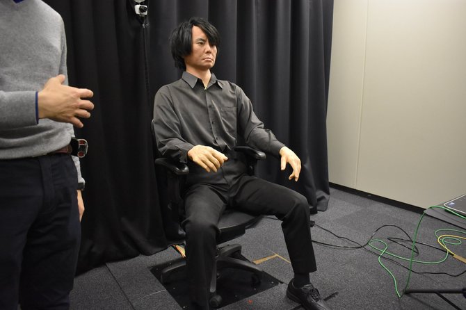 L.Aidoko nuotr./Robotas HIL-4 (socialinis robotas, pritaikytas dėstyti), Hiroshi Ishiguro laboratorija, Japonija