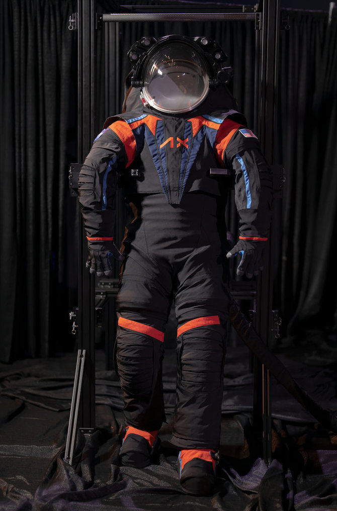 Axiom Space/AxEMU kosminis kostiumas
