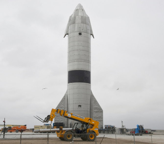 „Reuters“/„Scanpix“ nuotr./Viršutinė „Starship“ raketų sistemos dalis vadinama tiesiog „Starship“