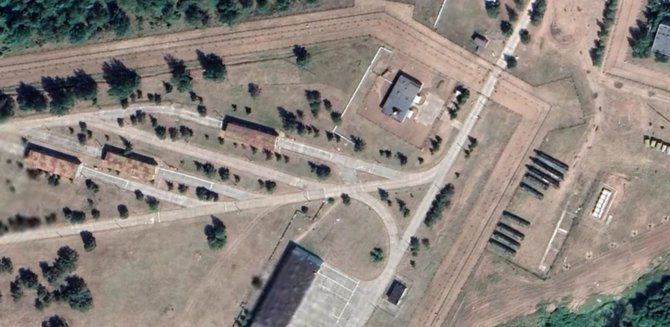 „Google Maps“ palydovinė nuotrauka/Tarpkontinentinių balistinių raketų „Topol“ bazė