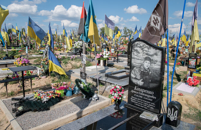 Gabrielės Navickaitės / 15min nuotr./Ukrainos karių kapinės Charkive