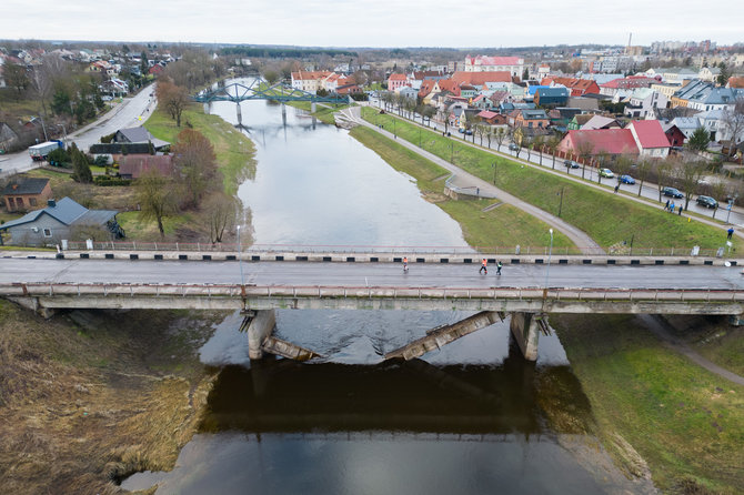 Teodoro Biliūno / BNS nuotr./Įgriuvęs tiltas