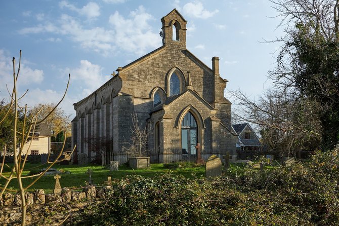 Vida Press nuotr./Prabangiais apartamentais paversta bažnyčia Somersete, Jungtinėje Karalystėje