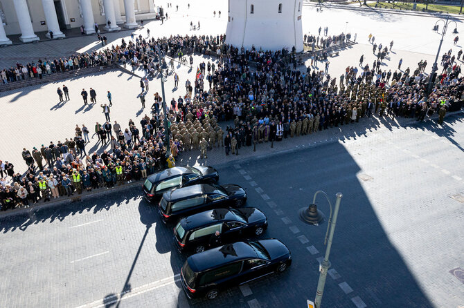 Pauliaus Peleckio / BNS nuotr./Pratybose žuvusių Jungtinių Amerikos Valstijų karių pagerbimo ir išlydėjimo ceremonija Vilniuje