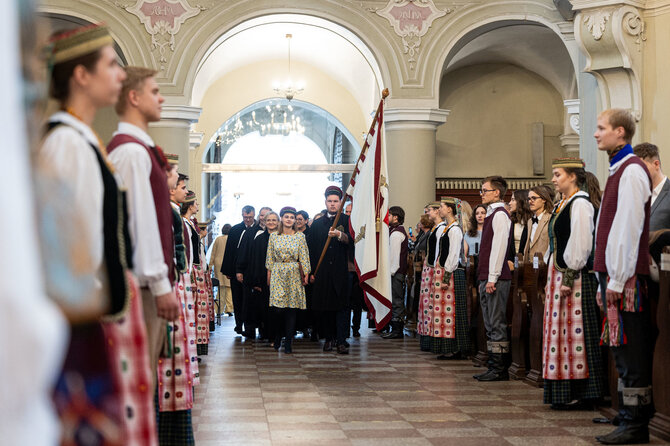 Pauliaus Peleckio / BNS nuotr./VU atminties diplomų įteikimo ceremonija. Asociatyvi nuotr. 
